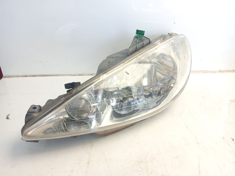 Recambio de faro izquierdo para peugeot 206 cc (2d) 2.0 s16 referencia OEM IAM 6204S9  