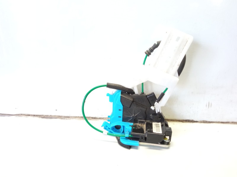 Recambio de cerradura puerta trasera derecha para hyundai i30 1.4 cat referencia OEM IAM 81420A6000  