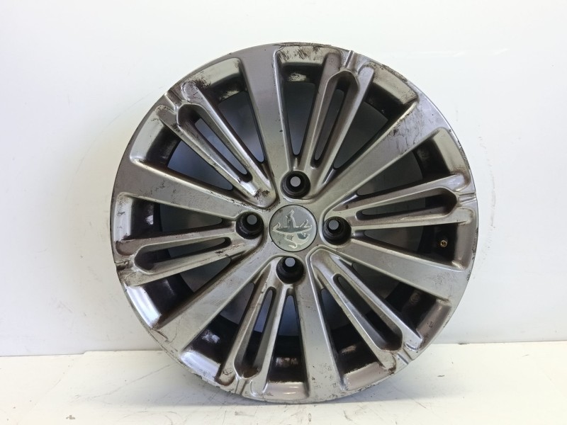 Recambio de llanta para peugeot 208 1.2 12v e-thp referencia OEM IAM 98081375WR  