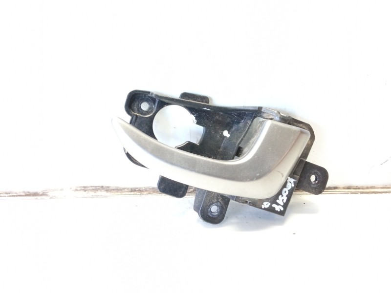 Recambio de maneta interior delantera derecha para hyundai i30 1.4 cat referencia OEM IAM 82620A6000  