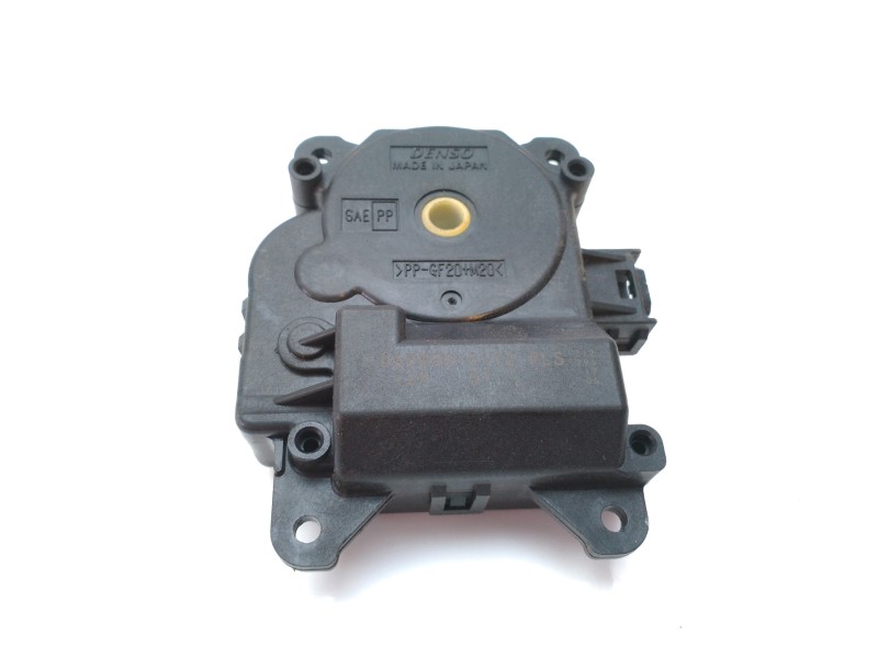Recambio de motor apertura trampillas climatizador para lexus ct 200h referencia OEM IAM 638000172  