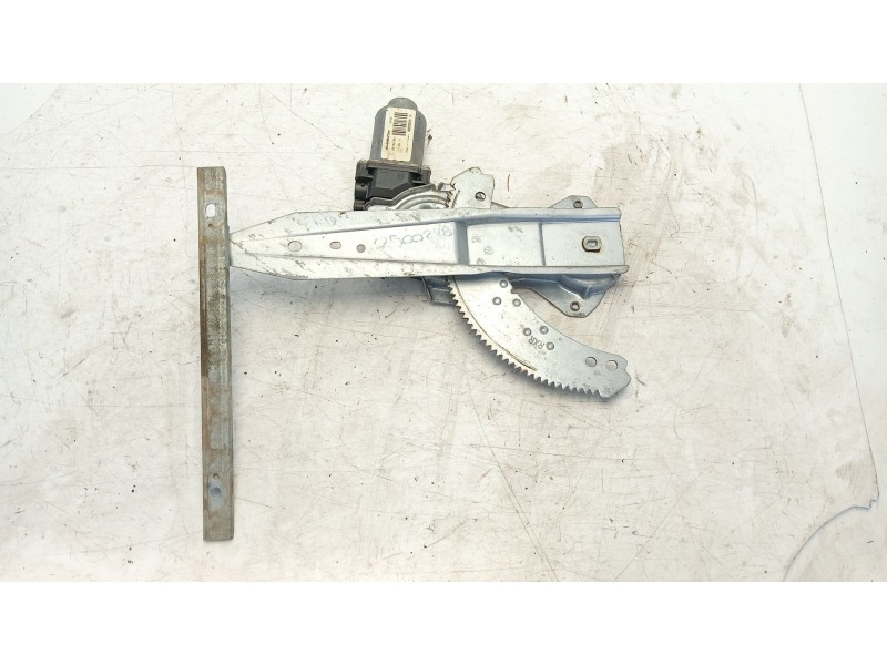 Recambio de motor elevalunas trasero derecho para nissan note (e11, ne11) 1.6 referencia OEM IAM 827009U000  