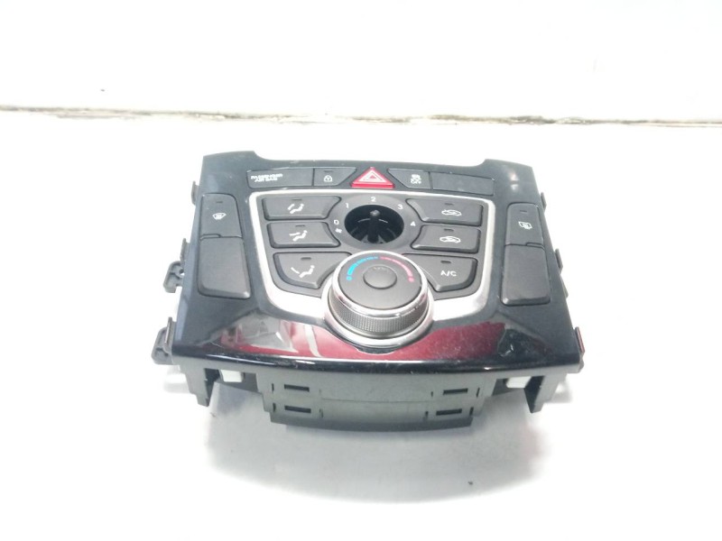 Recambio de mando calefaccion / aire acondicionado para hyundai i30 1.4 cat referencia OEM IAM 97250A6040  