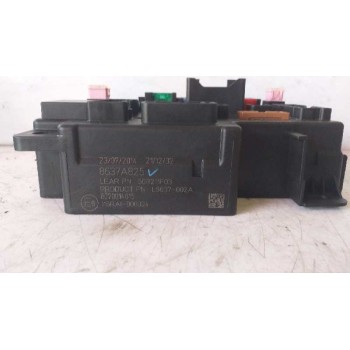 CAJA RELES / FUSIBLES 6070014615 8637A825 