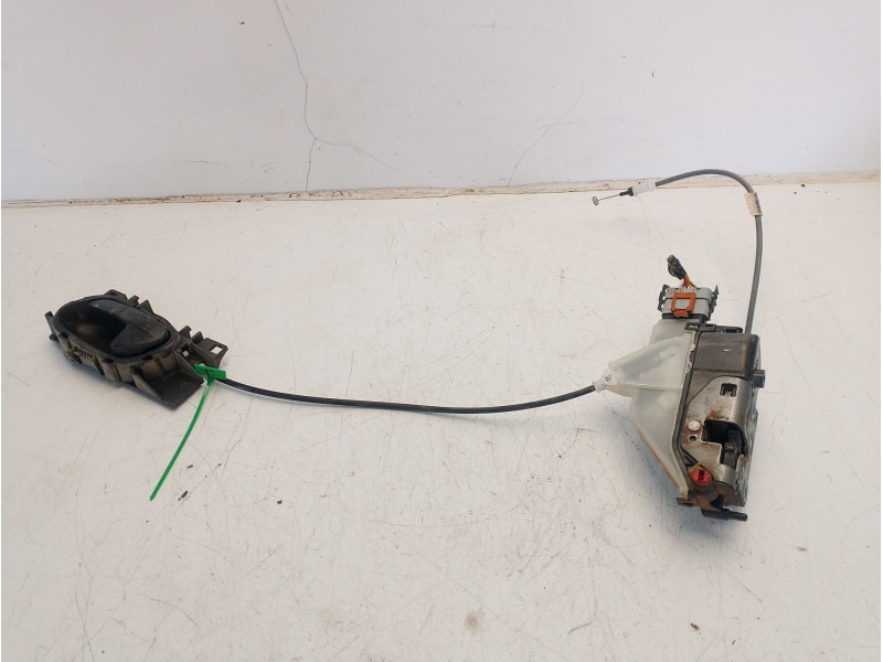 Recambio de cerradura puerta trasera izquierda para toyota proace verso referencia OEM IAM SU001B0831  
