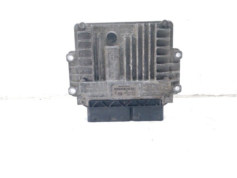 Recambio de centralita motor uce para kia carnival 2.9 crdi cat referencia OEM IAM 391044X930  