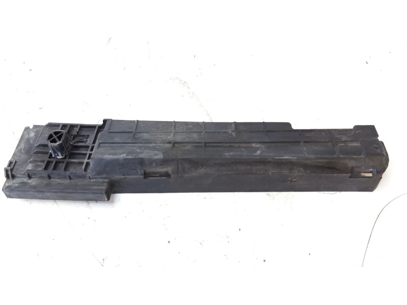 Recambio de molduras delanteras para bmw 1 (f20) 116 d referencia OEM IAM 17117600537  