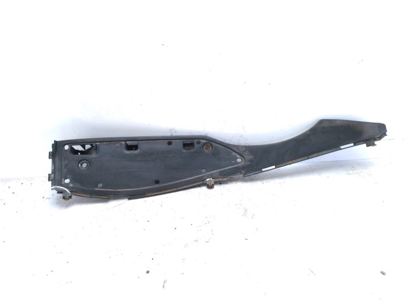 Recambio de moldura para kawasaki j 125 referencia OEM IAM 34028Y002933  