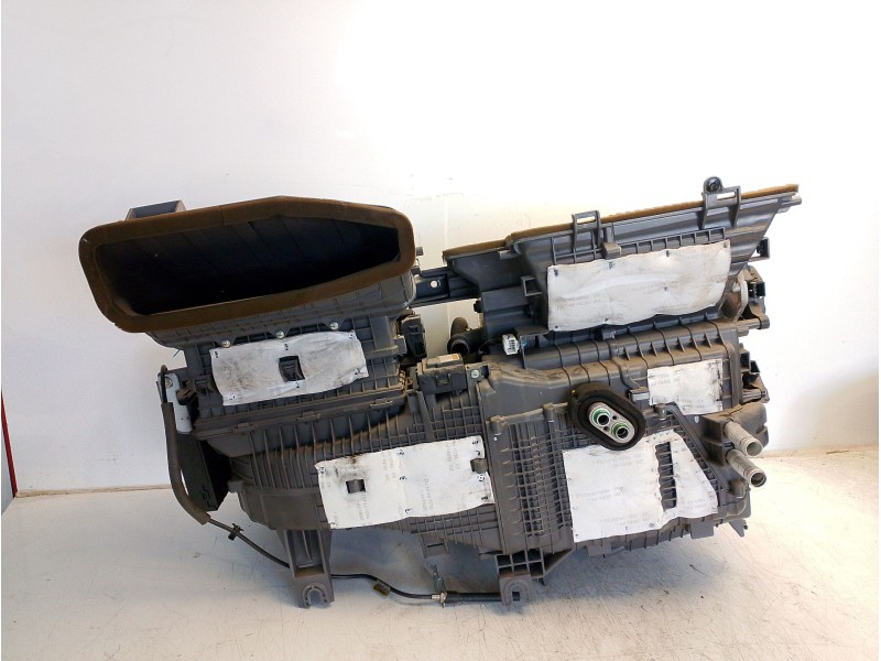 Recambio de calefaccion entera normal para kia carens ( ) referencia OEM IAM 97205A4100  