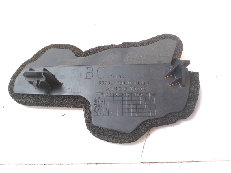 Recambio de molduras delanteras para lexus ct (zwa10_) 200h (zwa10_) referencia OEM IAM 5573476010  