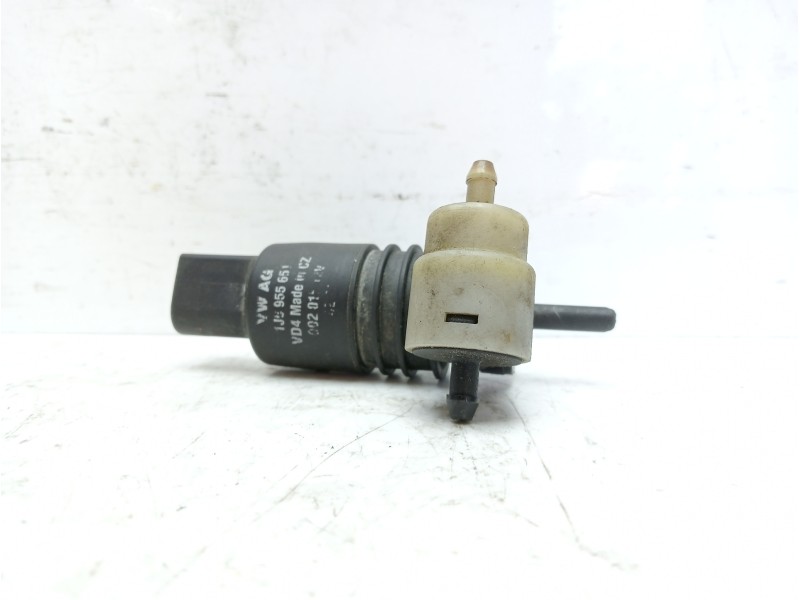 Recambio de bomba limpia para volkswagen polo berlina (6n2) referencia OEM IAM 1J6955651  