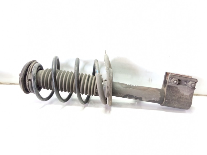 Recambio de amortiguador delantero izquierdo para peugeot 308 1.6 16v hdi fap referencia OEM IAM 520803  