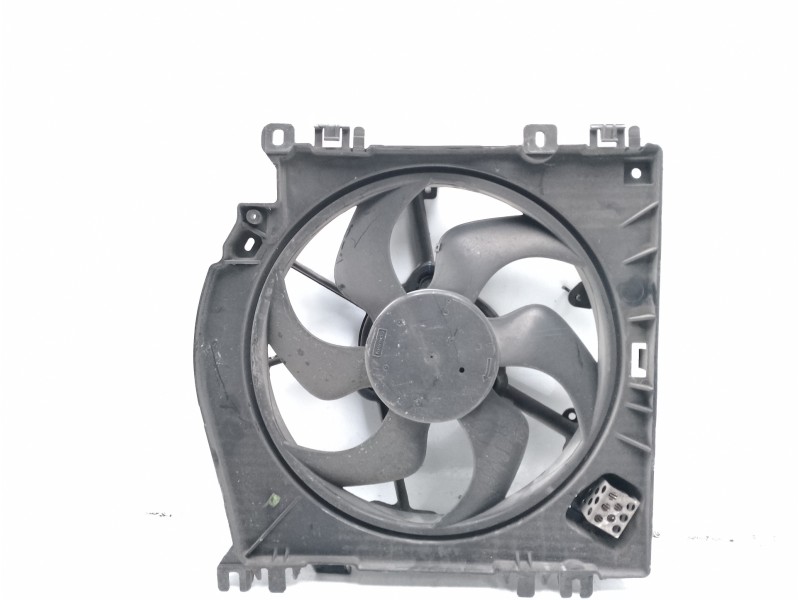 Recambio de electroventilador para renault clio iii exception referencia OEM IAM 7701068310 8200688375 