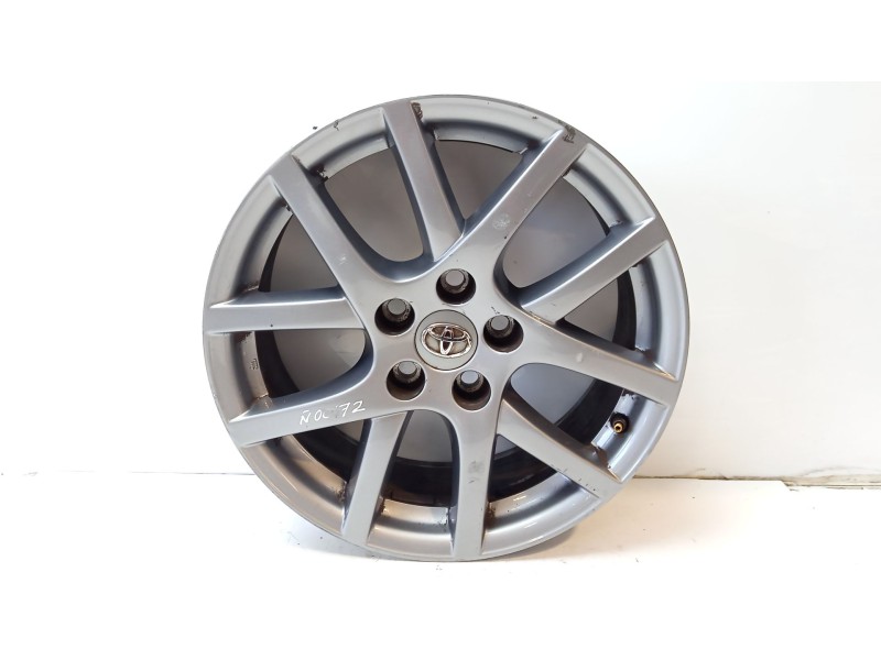 Recambio de llanta para toyota verso business referencia OEM IAM 426110F140  