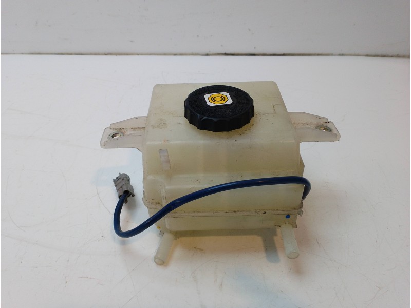 Recambio de deposito servo para lexus ct (zwa10_) 200h (zwa10_) referencia OEM IAM 4722076010  