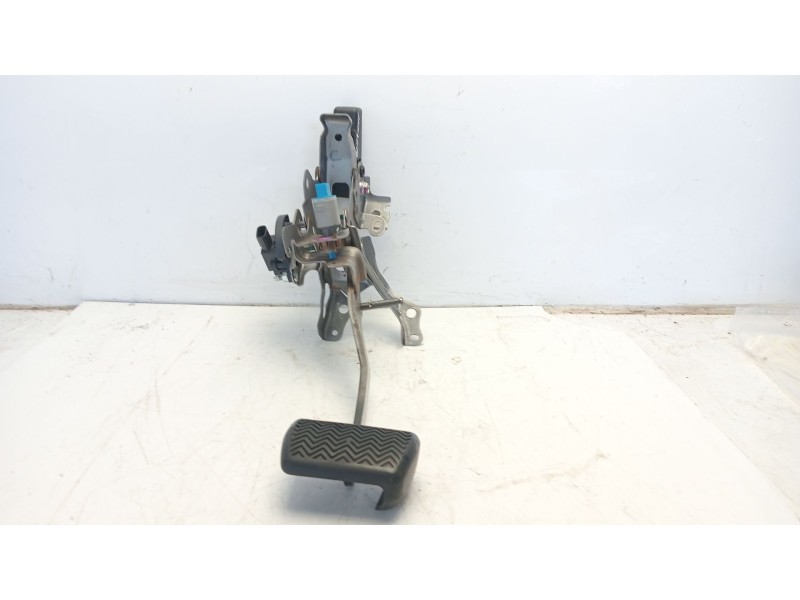 Recambio de pedal freno para toyota yaris active referencia OEM IAM 47110K0030  