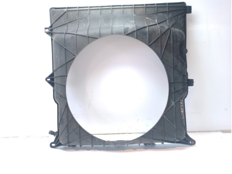 Recambio de molduras delanteras para iveco daily furgón 2.3 diesel referencia OEM IAM 5801264636  