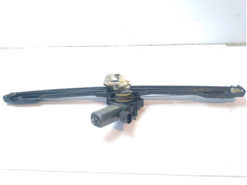 Recambio de elevalunas delantero izquierdo para iveco daily furgón 2.3 diesel referencia OEM IAM 5801901053  