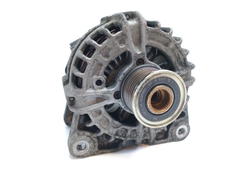 Recambio de alternador para renault kadjar bose edition referencia OEM IAM 231004BE0B  
