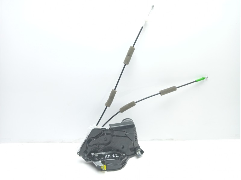 Recambio de cerradura puerta delantera izquierda para toyota yaris hybrid active referencia OEM IAM V5111120 211030 69040K0040