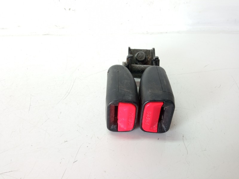 Recambio de cinturon seguridad trasero central para hyundai ix35 comfort 2wd referencia OEM IAM 898302Y2009P  