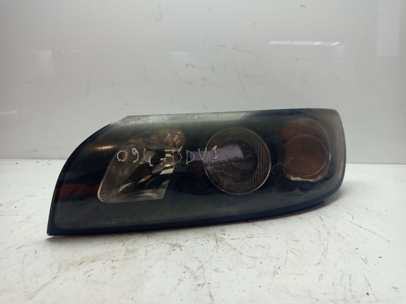 Recambio de faro izquierdo para volvo s40 berlina 1.6 diesel cat referencia OEM IAM 31335233  