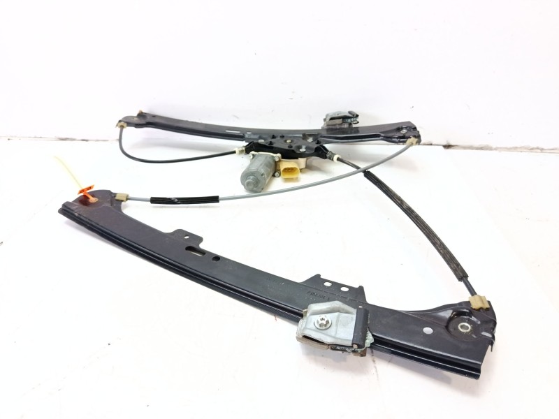 Recambio de elevalunas delantero derecho para bmw serie 5 berlina (e60) 530i referencia OEM IAM 51337184384  