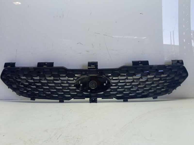 Recambio de rejilla paragolpes delantero para kia venga 1.4 cat referencia OEM IAM 863511P010  