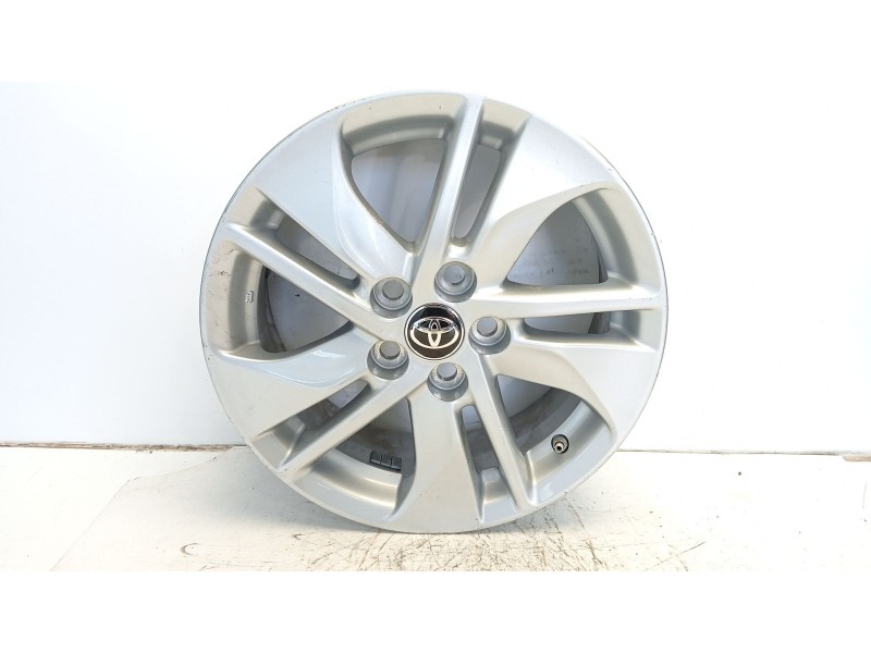 Recambio de llanta para toyota yaris 1.5 16v cat referencia OEM IAM 42611K0030  
