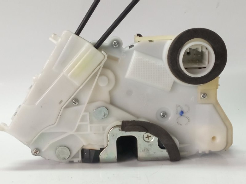 Recambio de cerradura puerta delantera derecha para toyota yaris 1.3 16v cat referencia OEM IAM 690300D140  