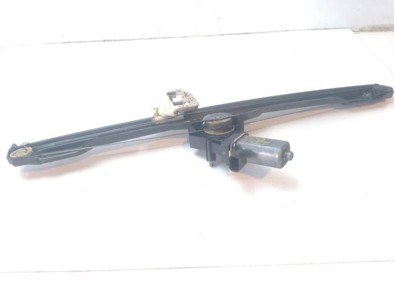 Recambio de elevalunas delantero derecho para iveco daily furgón 2.3 diesel referencia OEM IAM 5801901052  