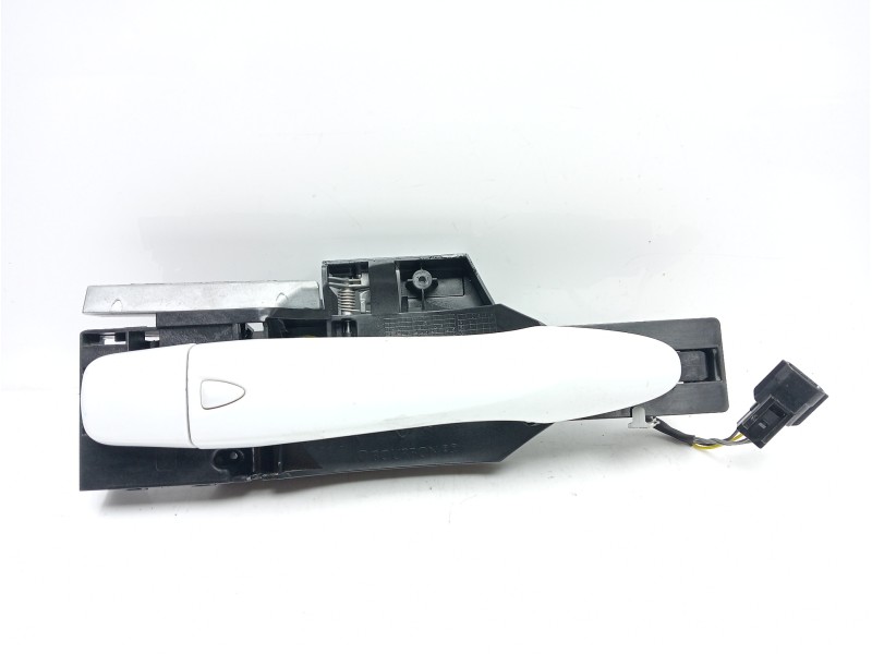 Recambio de maneta exterior delantera derecha para renault kadjar bose edition referencia OEM IAM 806068605R  