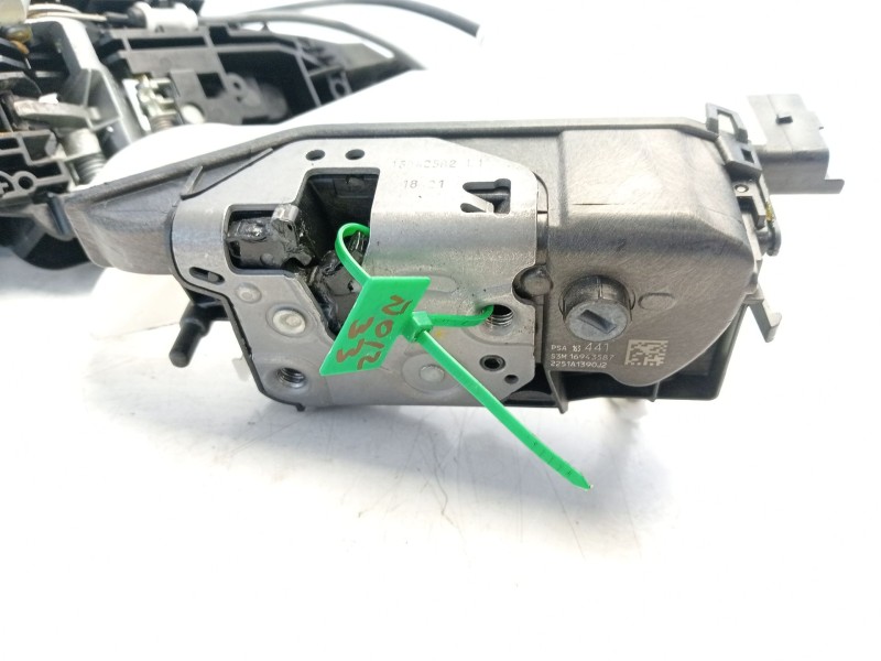 Recambio de cerradura puerta lateral derecha para toyota proace verso referencia OEM IAM SU001B0678  