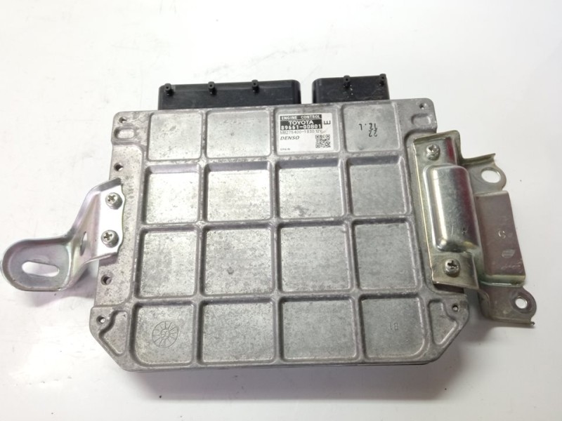 Recambio de centralita motor uce para toyota yaris 1.3 16v cat referencia OEM IAM 896610DB01  