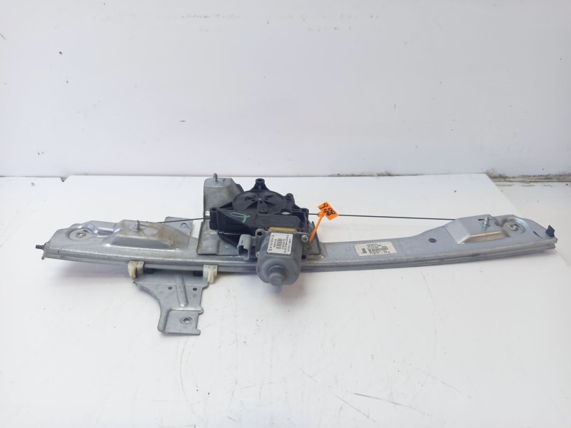 Recambio de elevalunas delantero derecho para peugeot 208 referencia OEM IAM 9673154380  