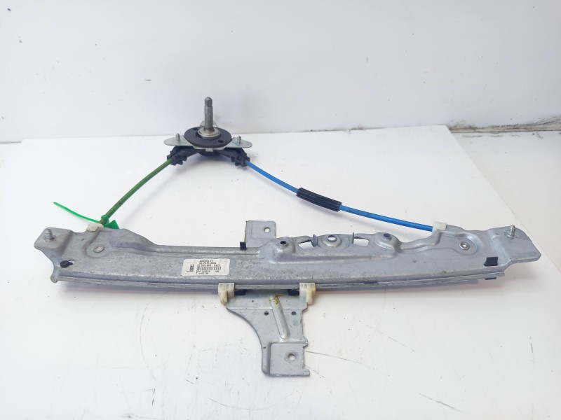Recambio de elevalunas trasero derecho para peugeot 208 referencia OEM IAM 9673153880  