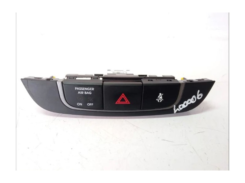 Recambio de warning para hyundai ix35 comfort 2wd referencia OEM IAM 937902S0004X 847402S350TJN 