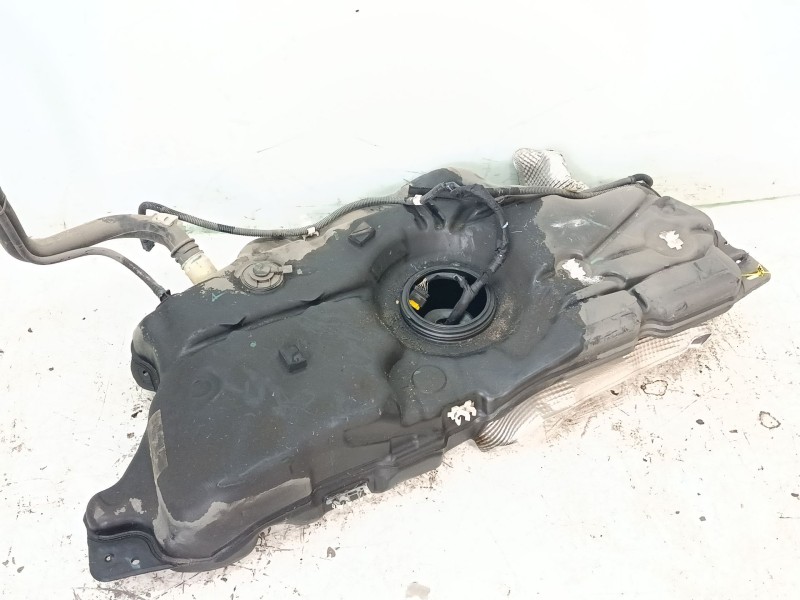 Recambio de deposito combustible para peugeot 3008 referencia OEM IAM 9813340380  