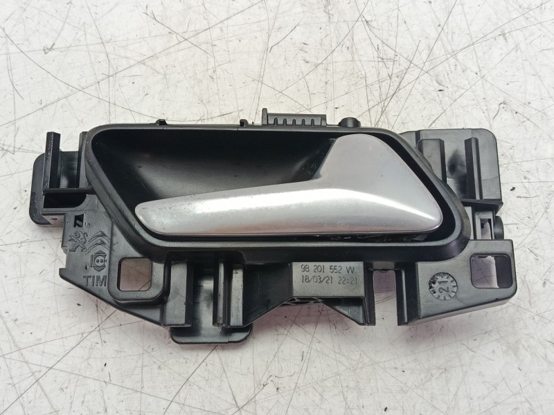 Recambio de maneta interior delantera derecha para peugeot 3008 referencia OEM IAM 98201552VVV  