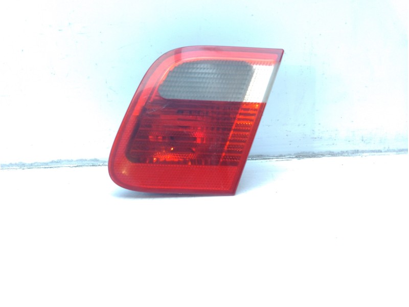 Recambio de piloto trasero derecho interior para bmw serie 3 berlina (e46) 320d referencia OEM IAM 63218364924  