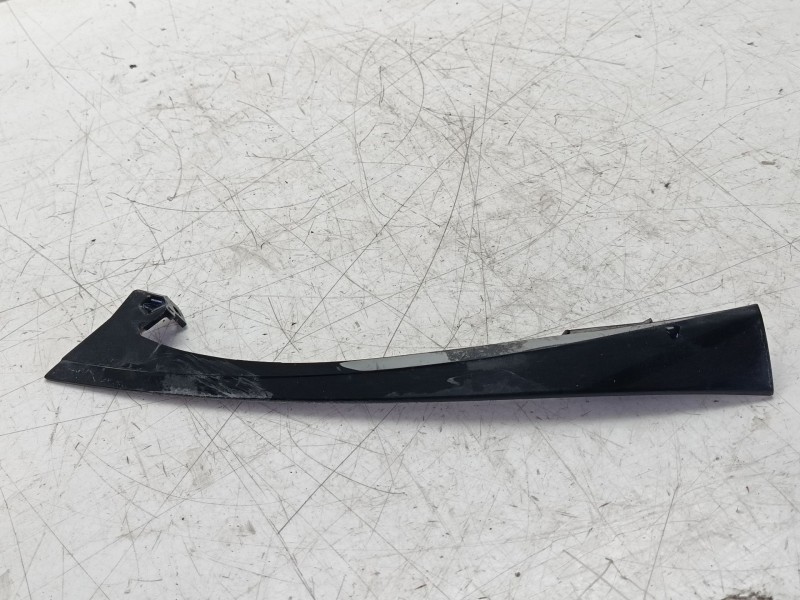 Recambio de moldura para toyota c-hr referencia OEM IAM 81555F4120  