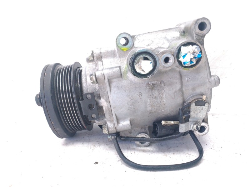 Recambio de compresor aire acondicionado para ford fiesta berlina 1.8 diesel cat referencia OEM IAM 1405815  