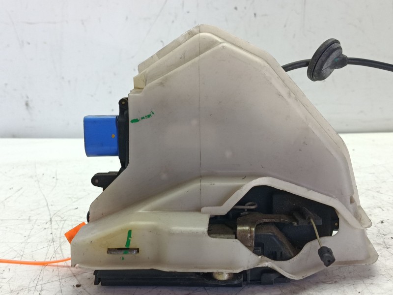 Recambio de cerradura puerta trasera izquierda para volkswagen golf v (1k1) 1.9 tdi referencia OEM IAM 7L0839015D  