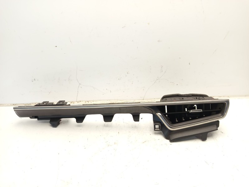 Recambio de aireador puerta delantera derecha para toyota corolla (e21) referencia OEM IAM 5566002520  