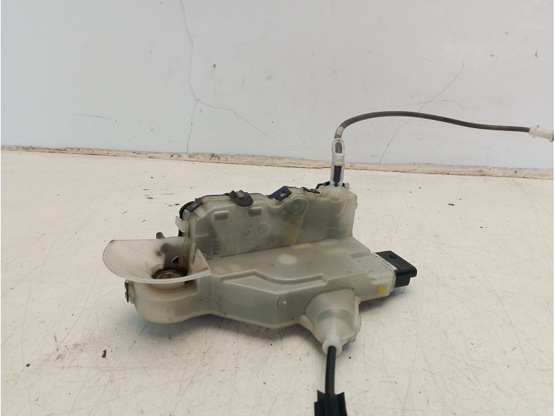 Recambio de cerradura puerta delantera izquierda para toyota proace verso referencia OEM IAM SU001A9682  
