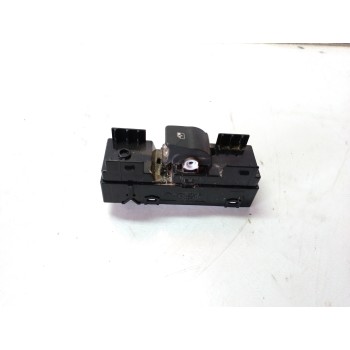 MANDO ELEVALUNAS DELANTERO DERECHO 93581G3010 