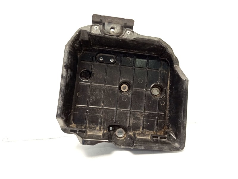 Recambio de moldura para toyota corolla (e21) referencia OEM IAM 7440402800  
