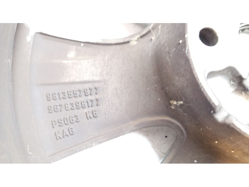 Recambio de llanta para peugeot 208 referencia OEM IAM 96783981AS  9813557977 / 9678398177