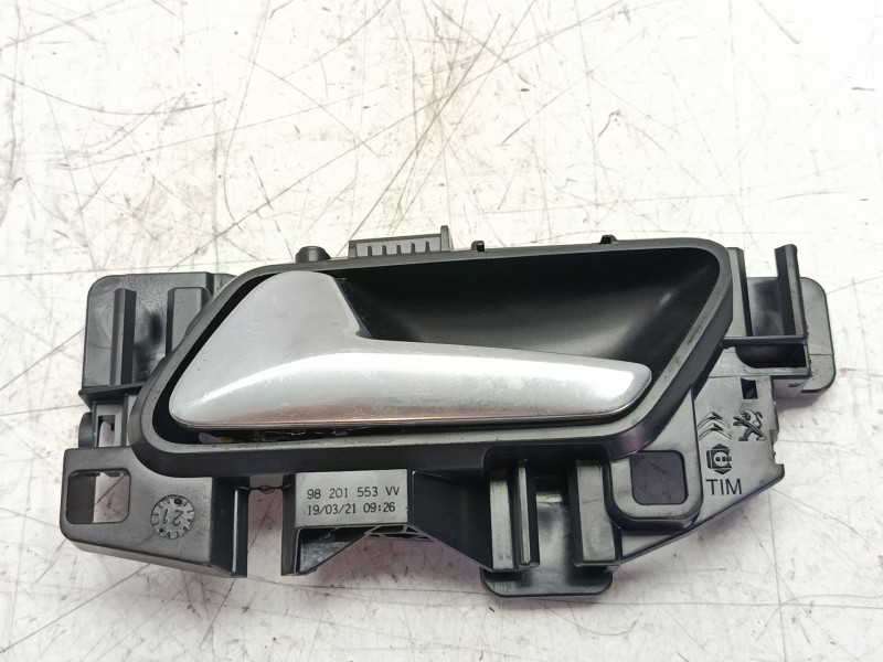 Recambio de maneta interior delantera izquierda para peugeot 3008 referencia OEM IAM 98201553VV  