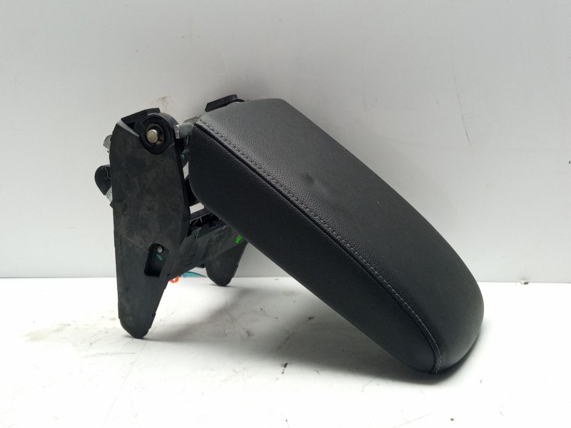 Recambio de apoyabrazos central para volkswagen tiguan (ad1, ax1) 2.0 tdi referencia OEM IAM 5TA864207B  
